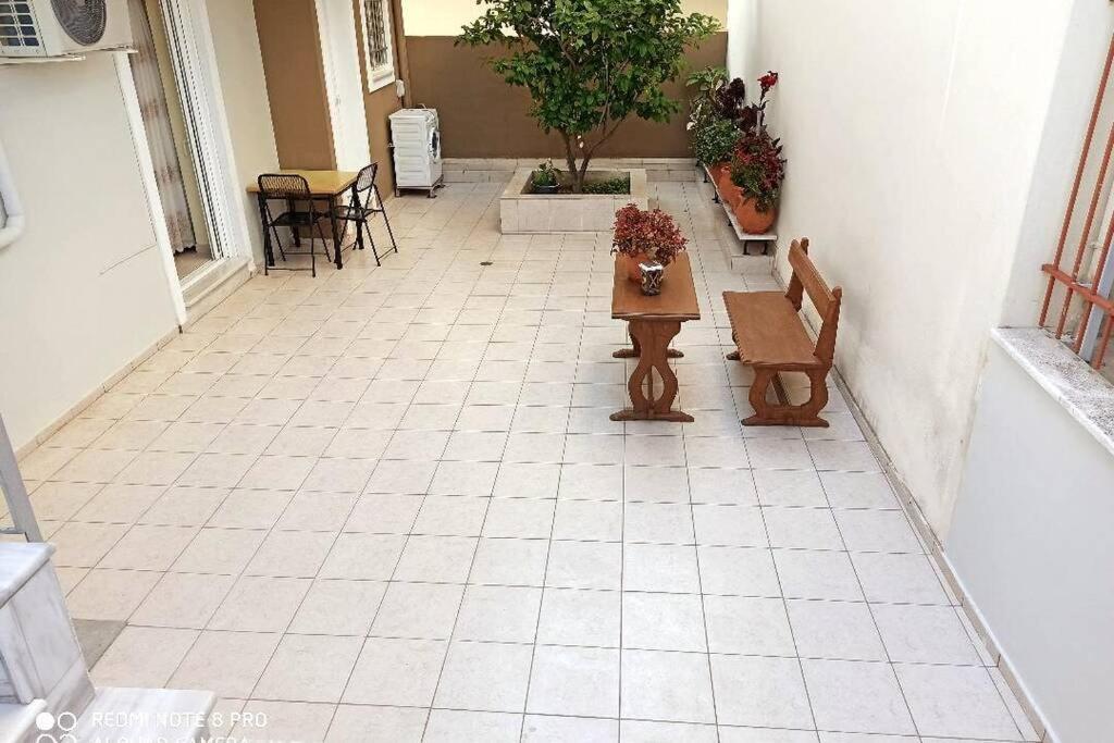 Jilda S Apartment With Private Garden! 나플리오 외부 사진